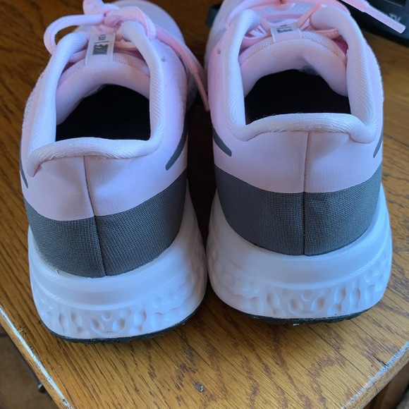 Nike Revolution Sneakers - Picture 7 of 10